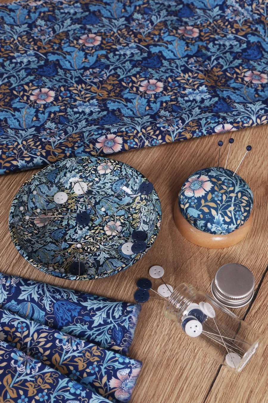William Morris Inspired Sewing Gifts: Magnetic Pin Dish - Image 2