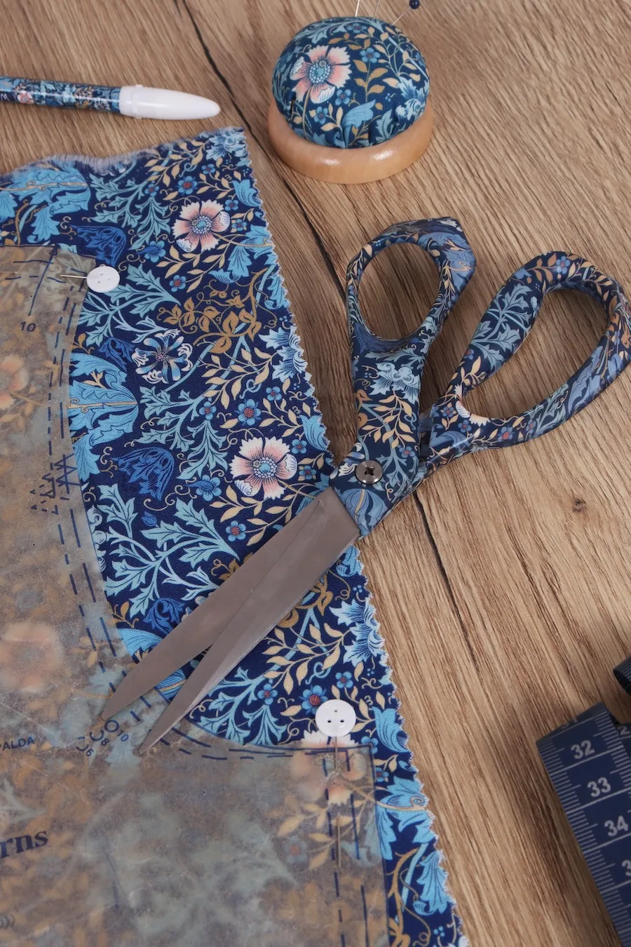 William Morris Inspired Sewing Gifts: Dressmaking Shears - Image 2