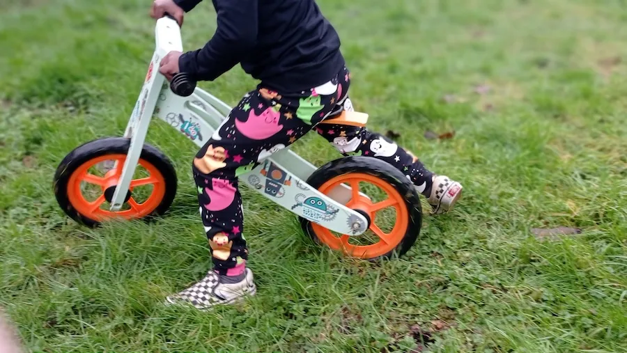 Waves & Wild Lightning Leggings PDF Pattern - Child - Image 4