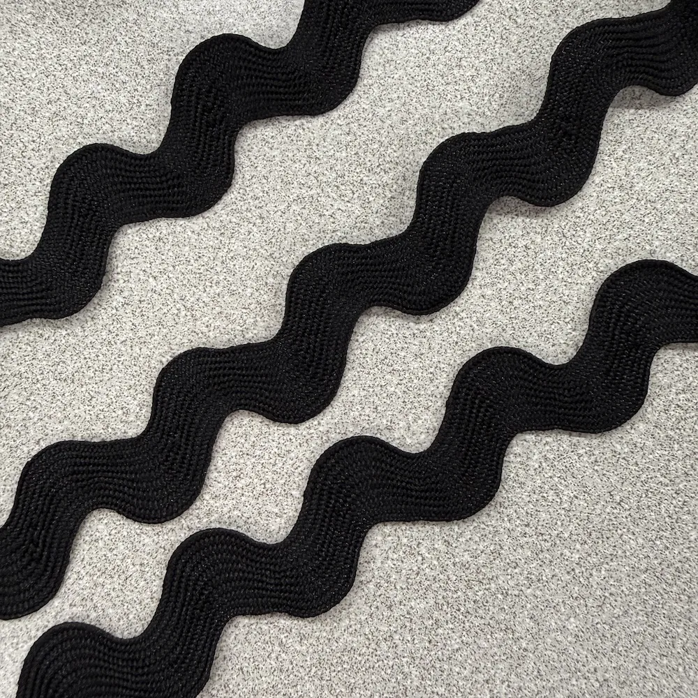 Jumbo Ric-Rac Trim - Black - Image 3